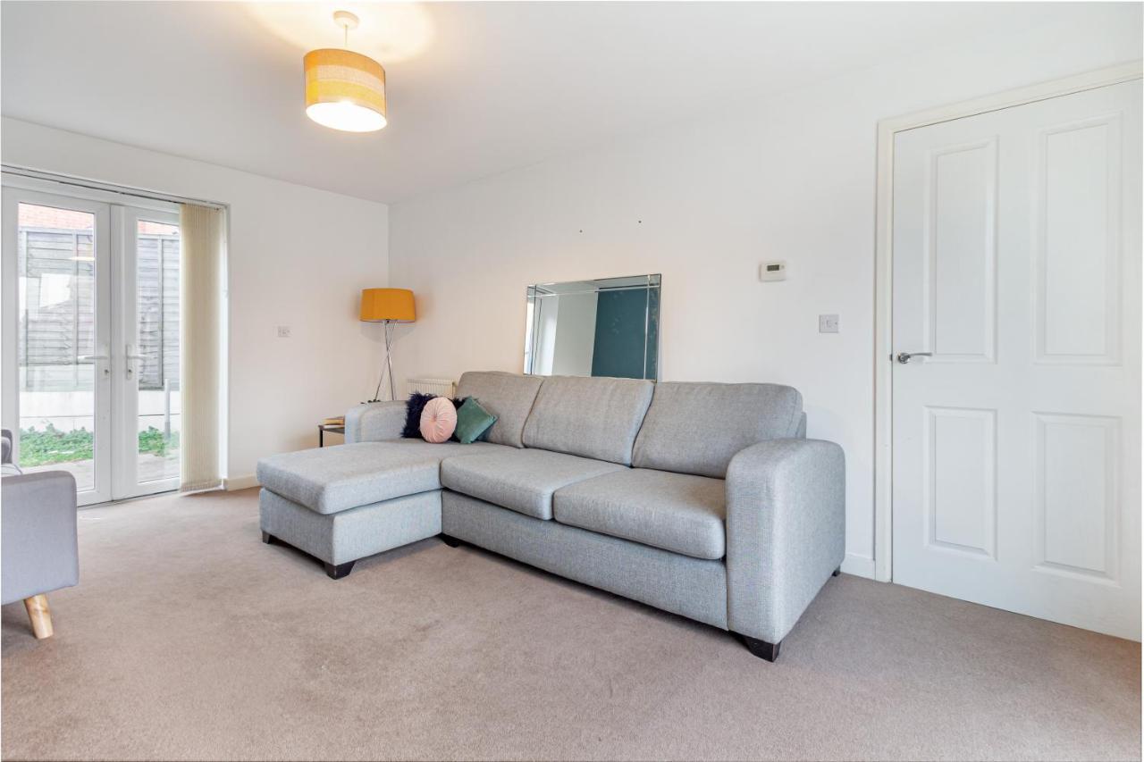 Liberty House - Perfect For Contractors - 2 Off-Road Parking Spaces Wolverhampton Eksteriør bilde